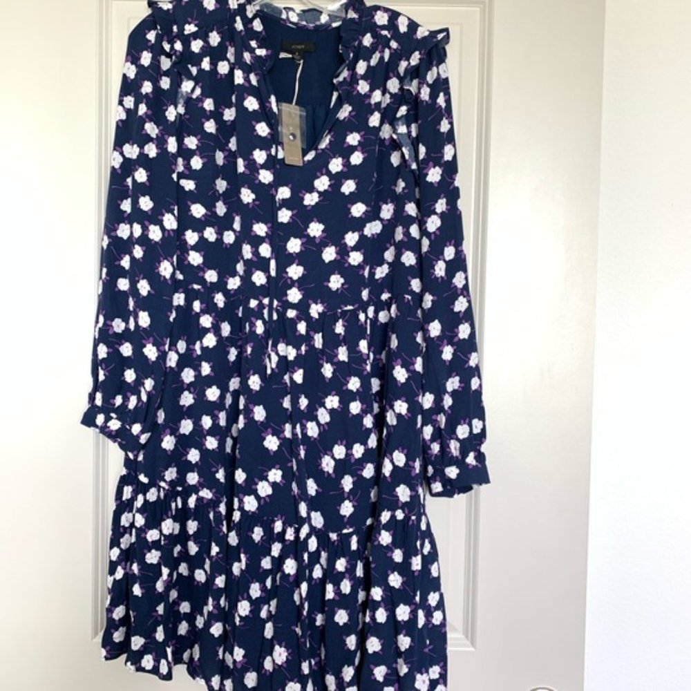 Tie-neck tiered dress in scattered peony print - Picture 11 of 13